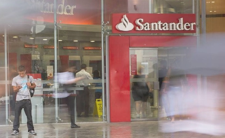 Cliente Santander pode comprar com cashback na Esfera. Foto: Divulgação.