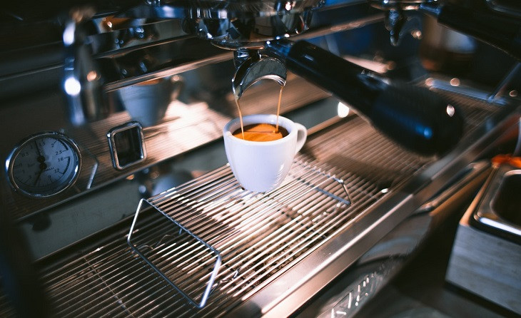Sorria, seu café está sendo monitorado. Foto: Pexels.
