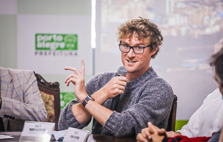 Paddy Cosgrove esteve em Porto Alegre. Foto: Mateus Raugust / PMPA