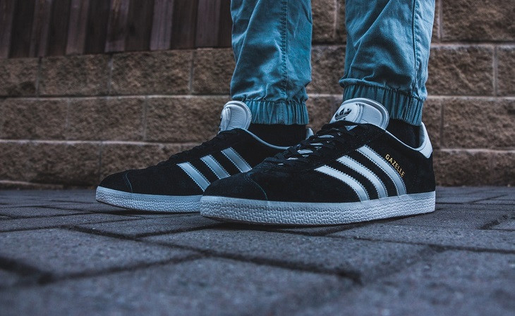 Adidas, a marca das três listras. Foto: Pexels.