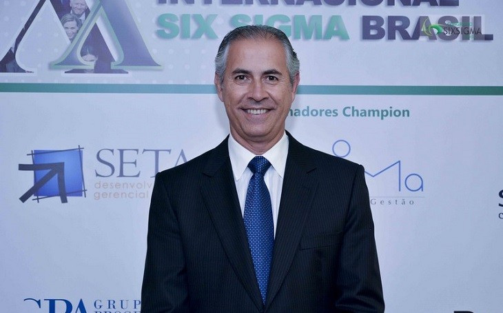 José Luiz Moço.