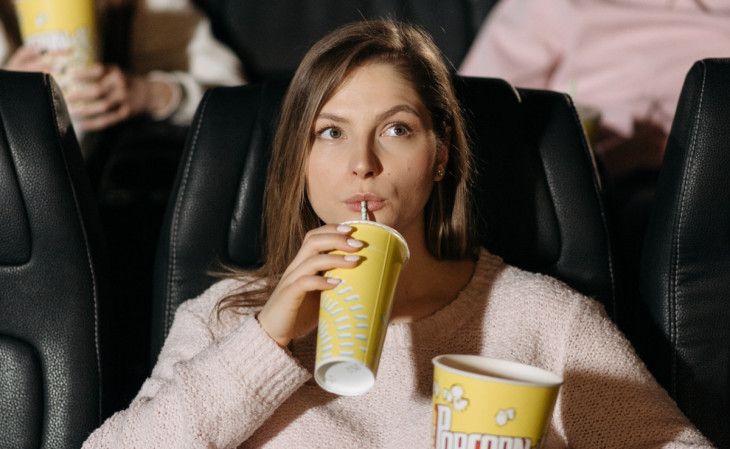 O site é focado na venda de ingressos para o cinema. Foto: Pexels.