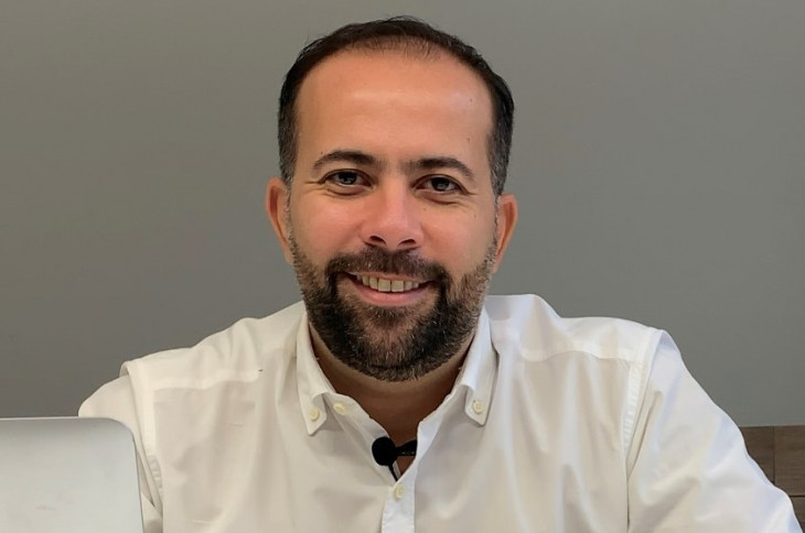 Alexandre Tili, CEO da OUTMarketing no Brasil.