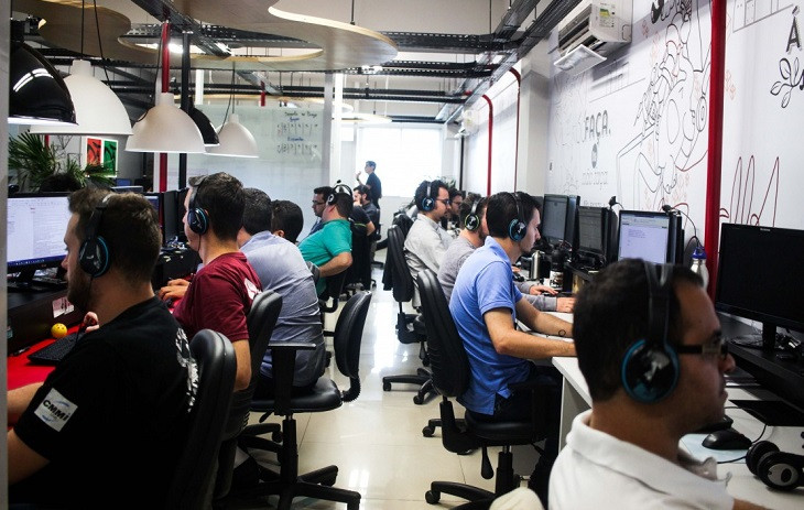 Funcionários da DB1. Foto: Divulgação/DB1.