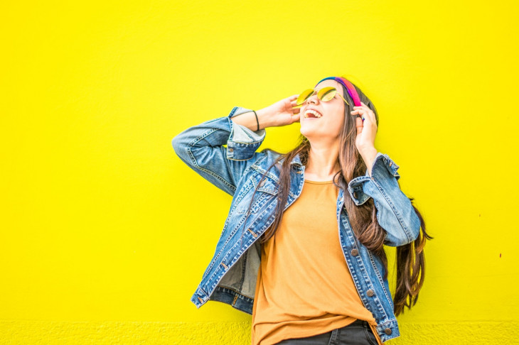 Shein faz sucesso entre jovens. Foto: Pexels.