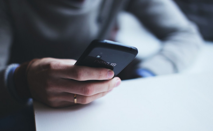 Celular roubado vira muitas vezes grande dor de cabeça. Foto: Pixabay