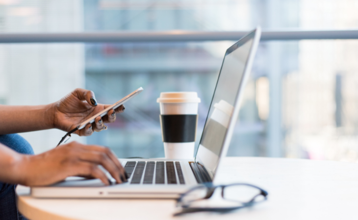 Com a plataforma, a empresa passou a economizar cerca de 200 horas de trabalho (Foto: Pexels/Christina Morillo)