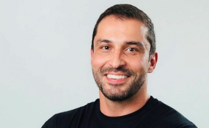 André Grell, CIO da Peça Rara Brechó. Foto: Divulgação