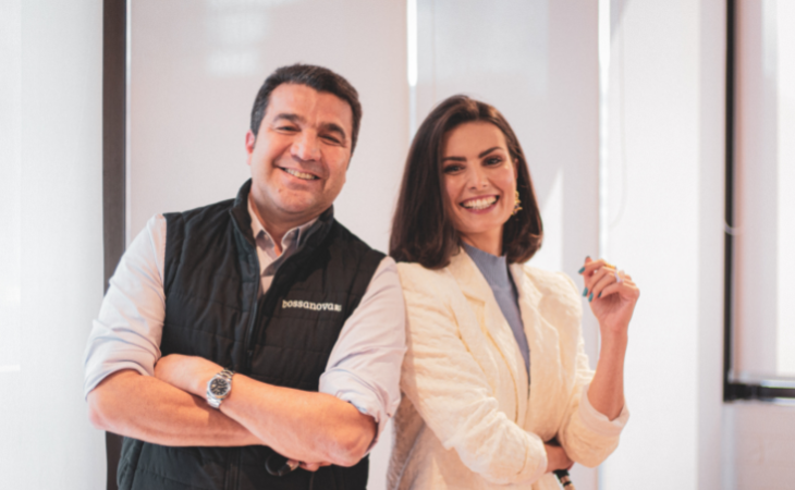 João Kepler,  CEO e fundador da Bossanova Investimentos, e Nathalia Arcuri, digital influencer de finanças (Foto: Divulgação)