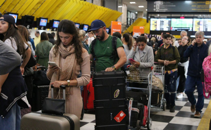 O aeroporto de Congonhas teve 116 voos de partida e 117 de chegada cancelados no domingo (9). Foto: Rovena Rosa/Agência Brasil