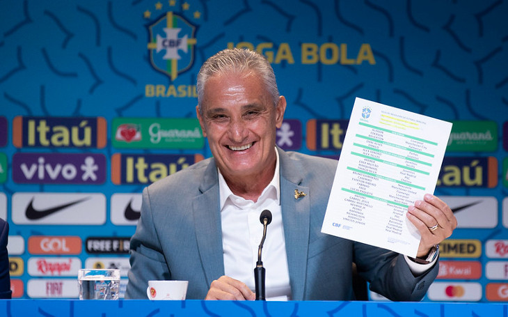 Valeu pela ajuda no meu bolão! Foto: Lucas Figueiredo/CBF.