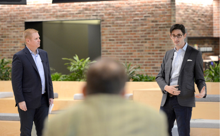Rich Jacquet, CPO da Coursera, e Max Wessel, CLO da SAP. Foto: divulgação.