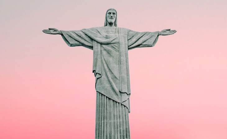 Braços abertos para o investimentos em startups fundadas por mulheres. Foto: Pexels