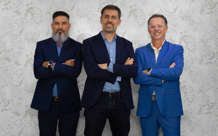 Ronei Weber (CEO Smallsoft), Alessio Mainardi (CEO da Zucchetti no Brasil) Joel Souza (CEO Gdoor).