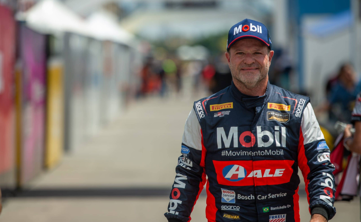 Barrichello se tornou bicampeão da Stock Car este ano (Foto: Duda Bairros/Divulgação)