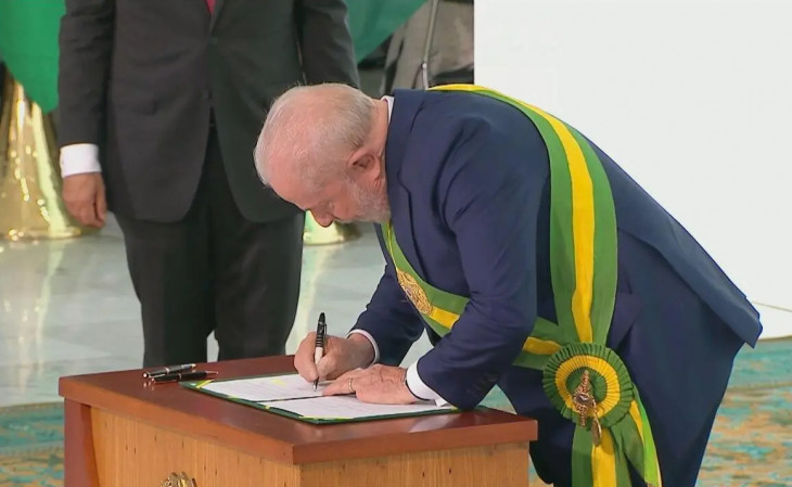 Lula assinou revogação no dia 1º de janeiro. Foto: reprodução.