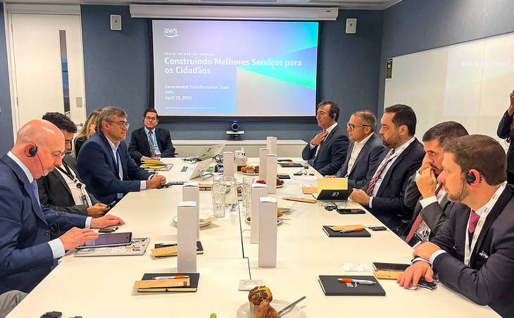Cláudio Castro teve reunião com a AWS em Londres. Foto: Divulgação.