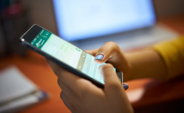 Mais de 100 bilhões de mensagens são enviadas todos os dias no WhatsApp. Foto: Depositphotos