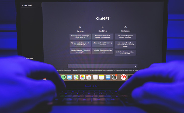 Objetivo é tranquilizar os clientes, que não terão seus dados sendo vazados para o sistema principal do ChatGPT. Foto: Depositphotos