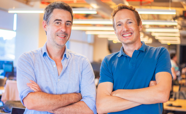 Olivier Aizac e Andries Oudshoorn, atual e antigo CEO da OLX (Foto: Divulgação)