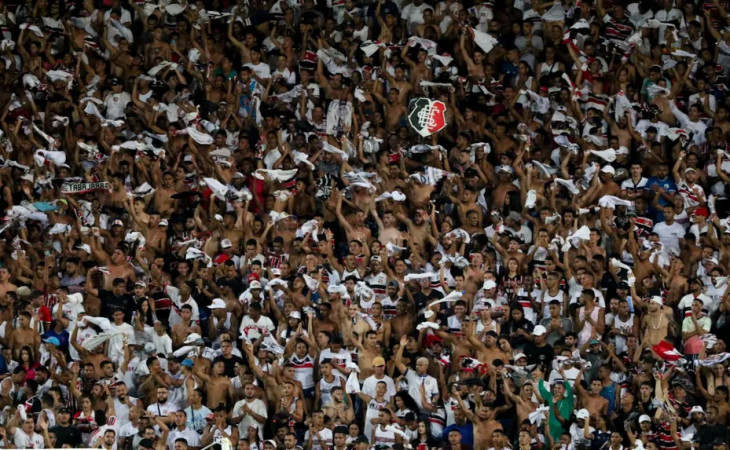 O Santa Cruz tem a segunda maior torcida do Pernambuco, com cerca de 861.056 torcedores. Foto: Marlon Costa/Pernambuco Press