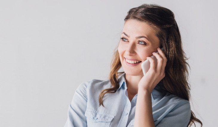 A oferta de telefonia seria uma forma de chamar a atenção de novos usuários. Foto: Depositphotos