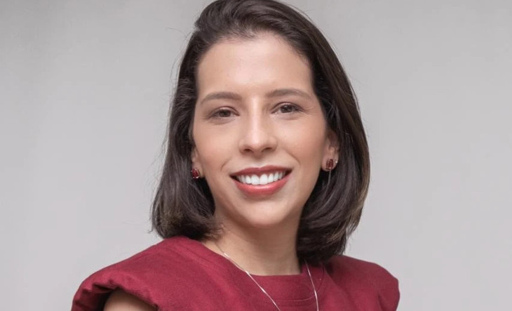 Déborah Oliveira, diretora de conteúdo da IT Mídia. Foto: Divulgação.