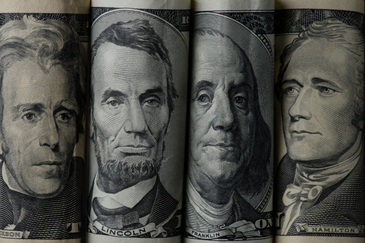 Economia argentina está de abraçando no dólar. Foto: Depositphotos.