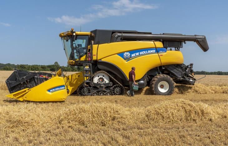Colheitadera da New Holland no campo. Foto: Depositphotos.