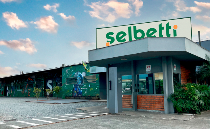A Selbetti iniciou sua história comercializando calculadoras, máquinas de escrever e móveis para escritório (Foto: Divulgação)