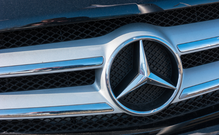 No Brasil, a Mercedes-Benz produz caminhões e ônibus (Foto: Depositphotos)