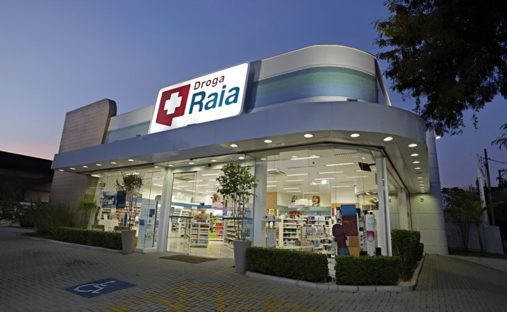 A RaiaDrogasil possui mais de 2,5 mil unidades em 400 cidades brasileiras. Foto: Divulgação