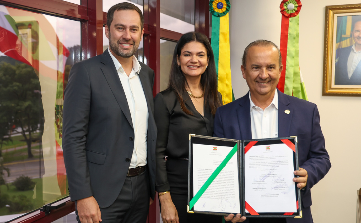 Ivandro Tochetto, Francieli Dela Giustina, e Jorginho Mello (Foto: Divulgação)