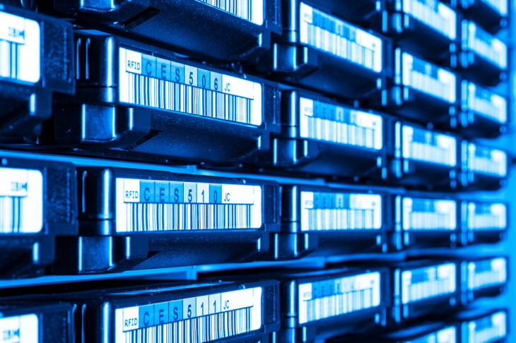 Backup em fita hoje em dia. Foto: Depositphotos.