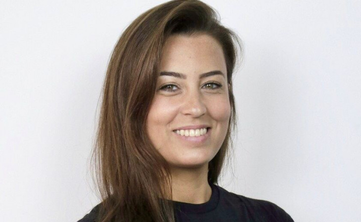 Denize Januário, coordenadora do curso de inglês da DIO. Foto: divulgação.