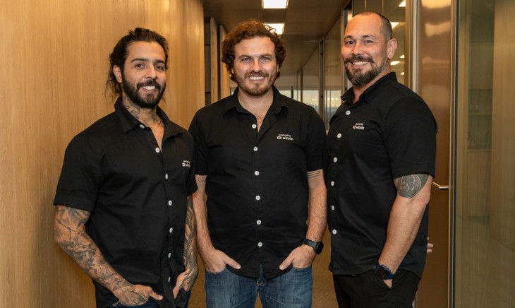 Erich Oliveira (CTO), Gian Martinez (CEO) e Carlos Camolese (COO). Foto: Luciano Alves / Divulgação.
