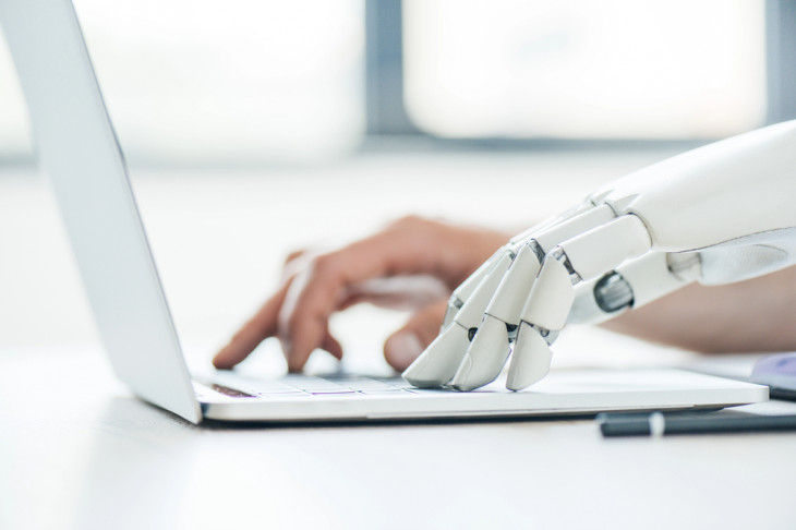 Até 80% das tarefas de atendimento devem ser automatizadas, diz a Zendesk. Foto: Depositphotos.