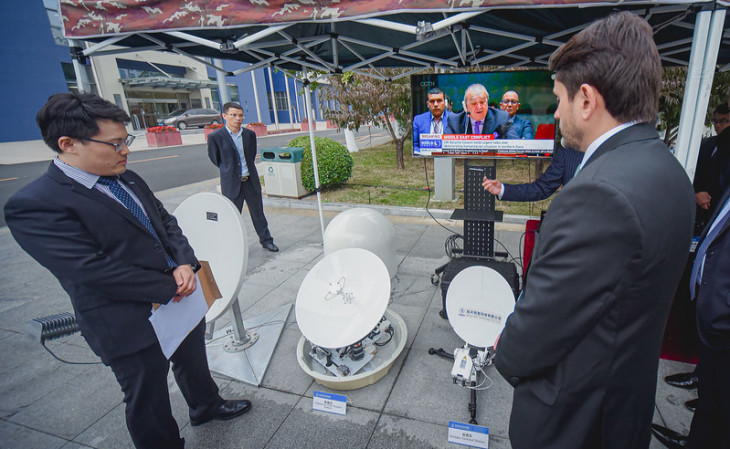 Ministro das Comunicações Juscelino Filho e executivo da SpaceSail - Foto: Kayo Sousa para o Ministério das Comunicações