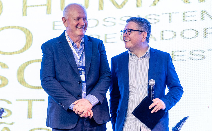 Inácio Fritsch e Henrique Portella durante a Noite de Prêmios da Sucesu-RS.