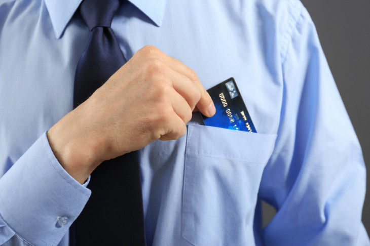 Cuidado com o seu cartão corporativo. Foto: Depositphotos.