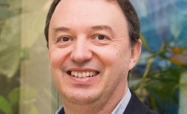 Reges Bronzatti, advogado especialista em negociações e contratos de tecnologia. Foto: LinkedIn.
