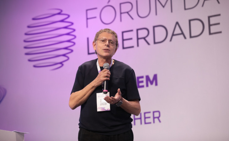 Laércio Cosentino durante apresentação no Fórum da Liberdade. Foto: Vini Dalla Rosa/divulgação.