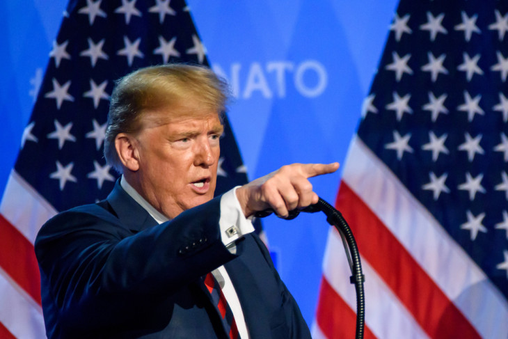 Trump: "Tan, you're fired". Foto: Depositphotos.