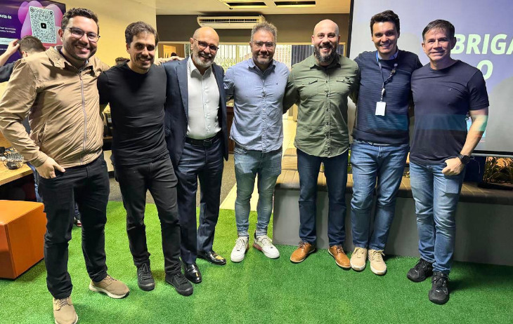 Robson Oliveira, COO Lincros; André Britto, CFO Sankhya; Gualtiero Schlichting, Conselheiro Lincros; Ricardo Heidorn, CRO Lincros; Jean Pereira, CTO Lincros; André Jacinto, CEO Lincros; Felipe Calixto, CEO Sankhya.