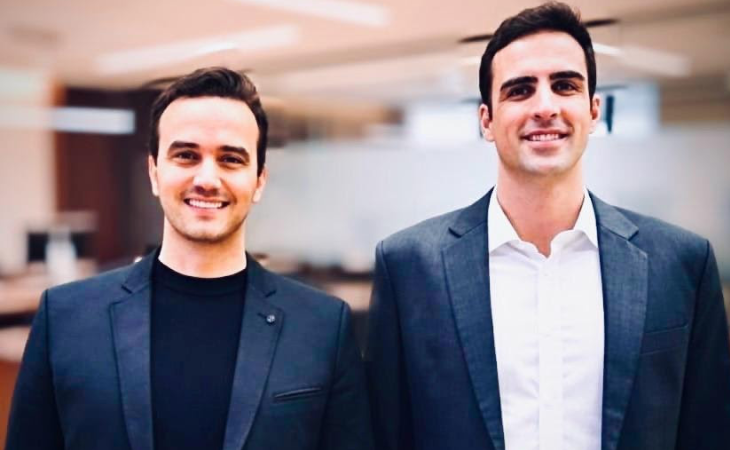 Fundador Bruno Moraes (esq.) ao lado de Matheus Borges, novo CRO do grupo (Divulgação)