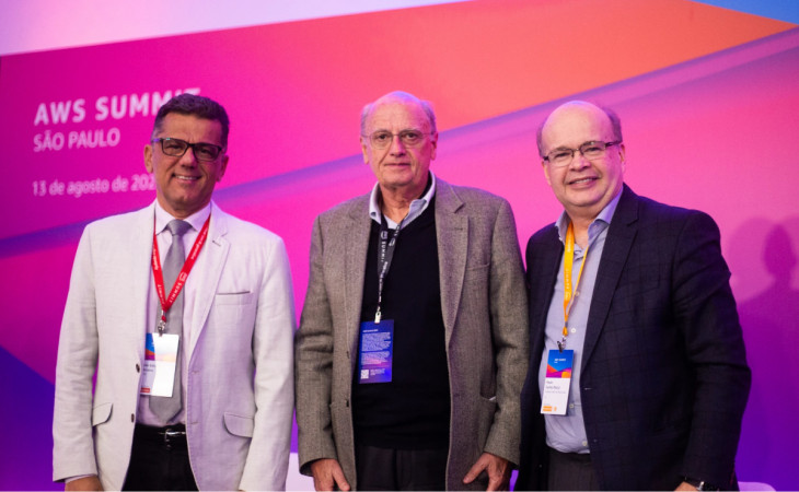 João Eduardo Ferreira (USP), Giovanni Cerri (InovaHC) e Paulo Cunha (AWS). Foto: divulgação.