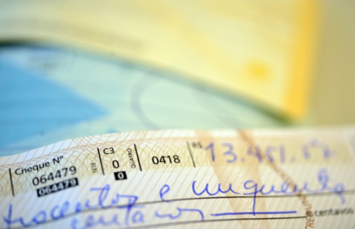 Eu ando nas ruas. Eu troco um cheque. Mudo uma planta de lugar. Foto: Agência Brasil.