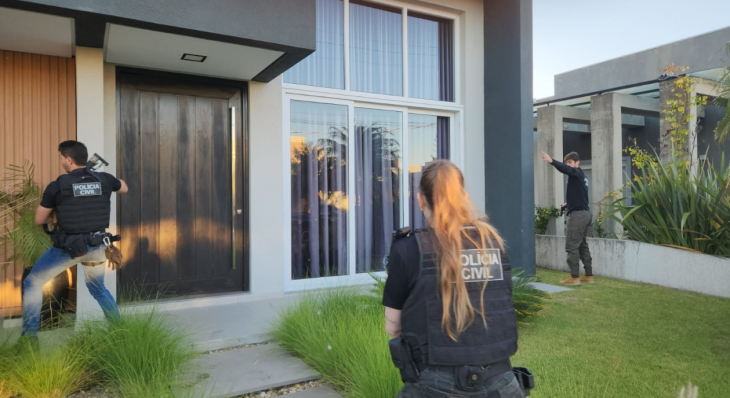 Condom&iacute;nio na praia j&aacute; tem assunto para o final do ano. Foto: Pol&iacute;cia Civil-RS.