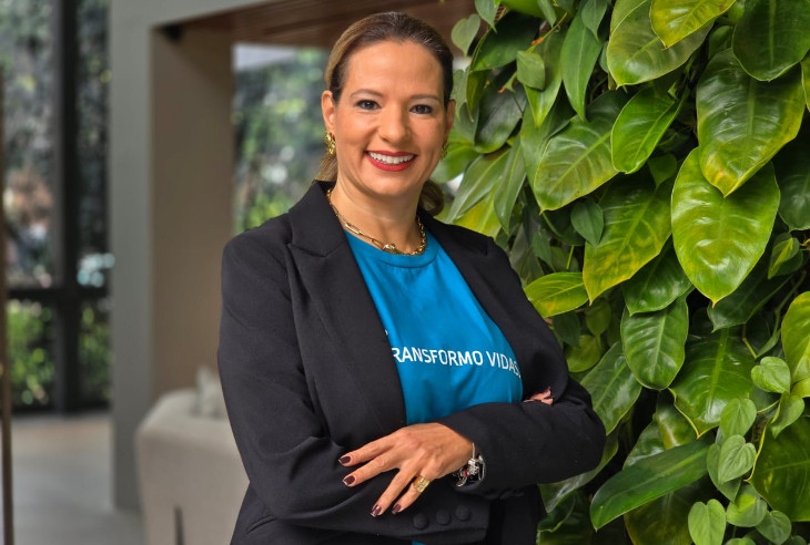 Ana Let&iacute;cia Lucca &eacute; CRO da Escola da Nuvem.