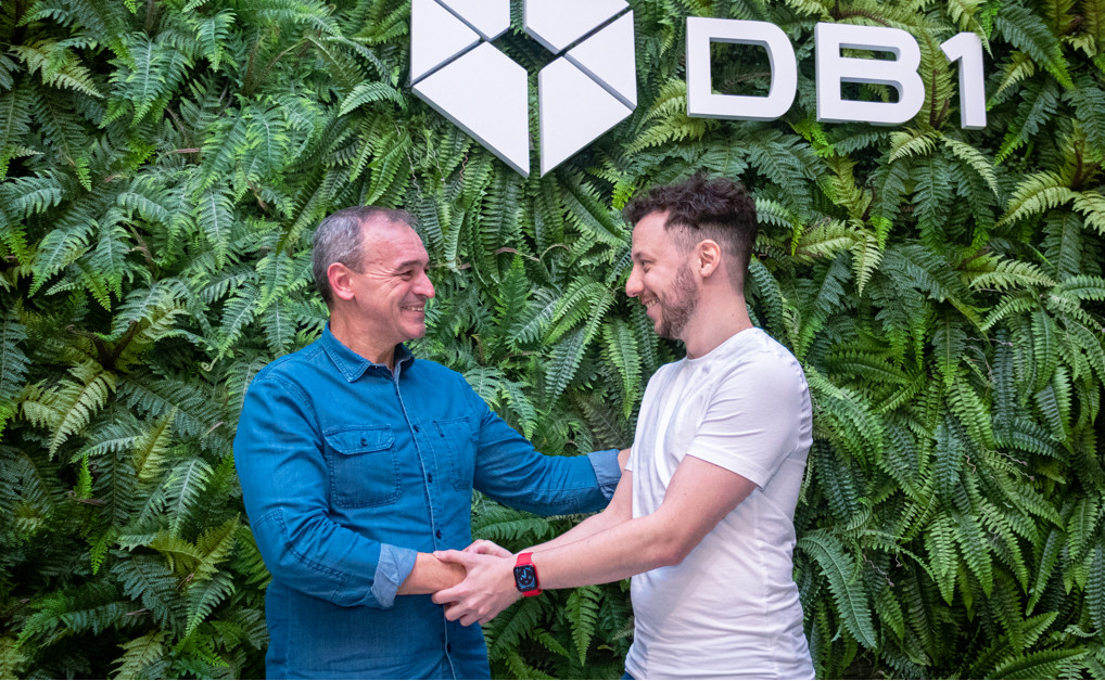 Anymarket compra Sagal